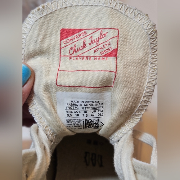 Converse - Picture 6 of 9